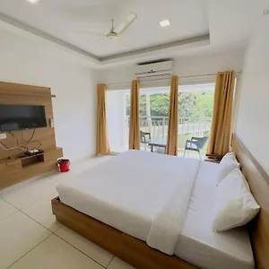 https://lets-stay.kerala-hotels.net