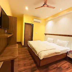 Hotel Shivam - Near Kashi Vishwanath Temple With Parking And Lift, Varanasi