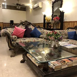 https://wood-castle.hotelsdelhi.org