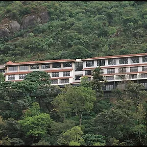 https://abad-copper-castle-resort.hotels-munnar.com